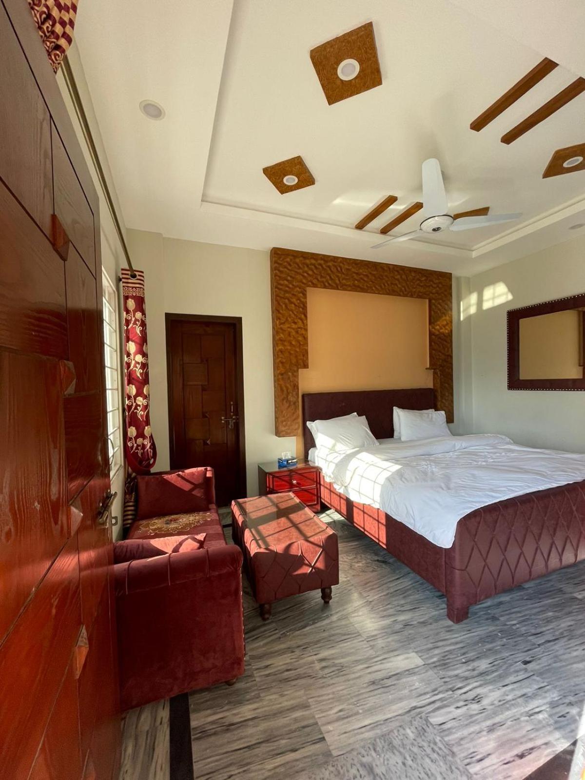 Roof Top Resort Murree Buitenkant foto