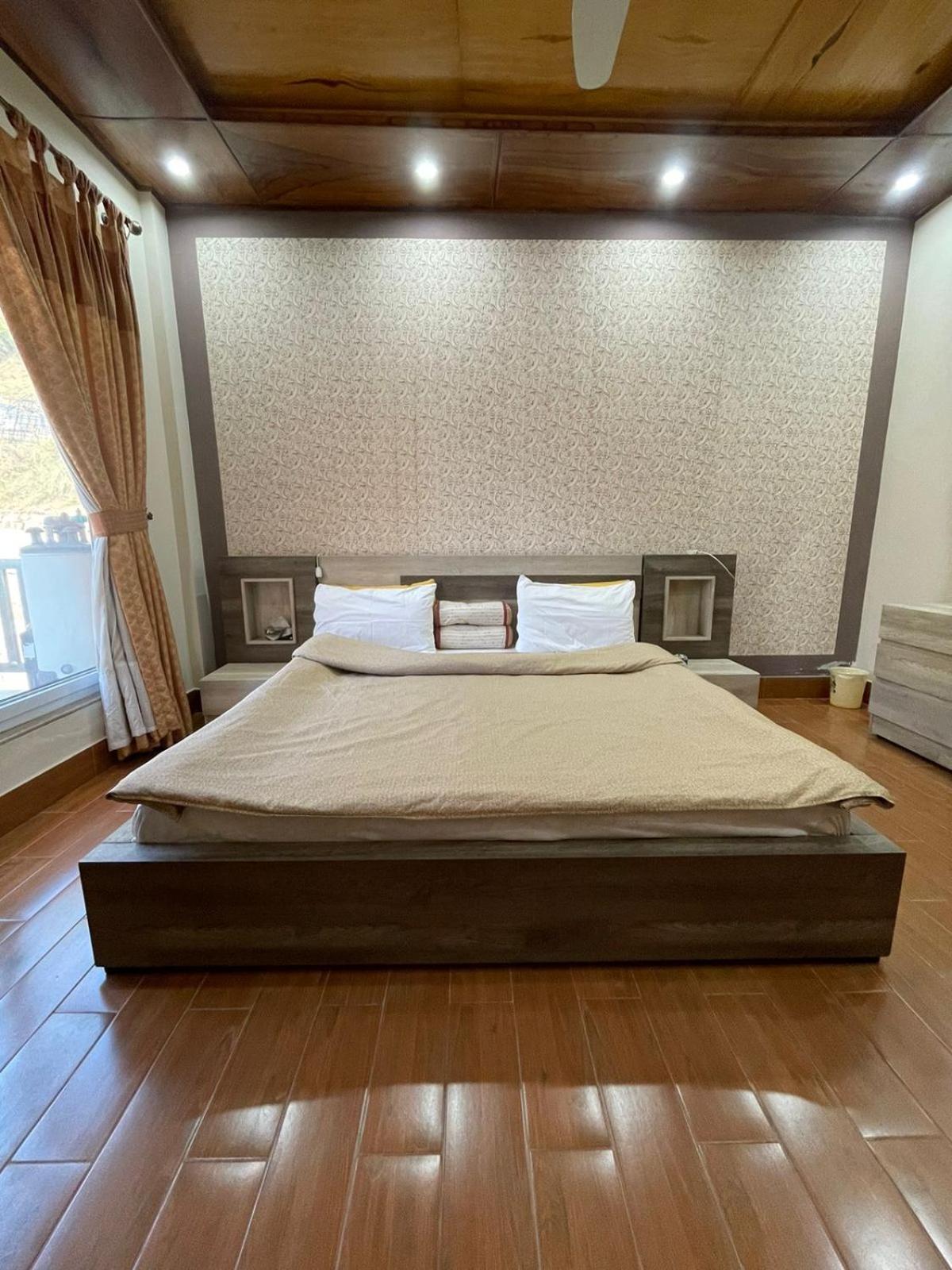 Roof Top Resort Murree Buitenkant foto