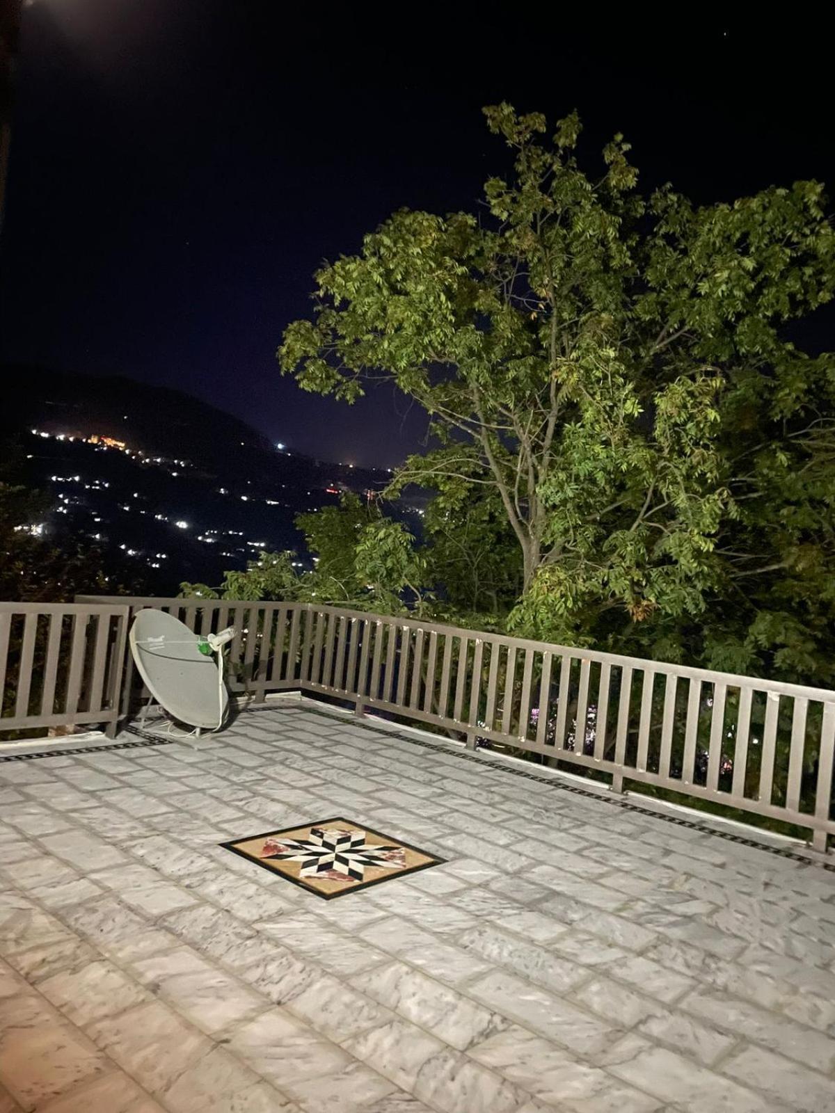 Roof Top Resort Murree Buitenkant foto