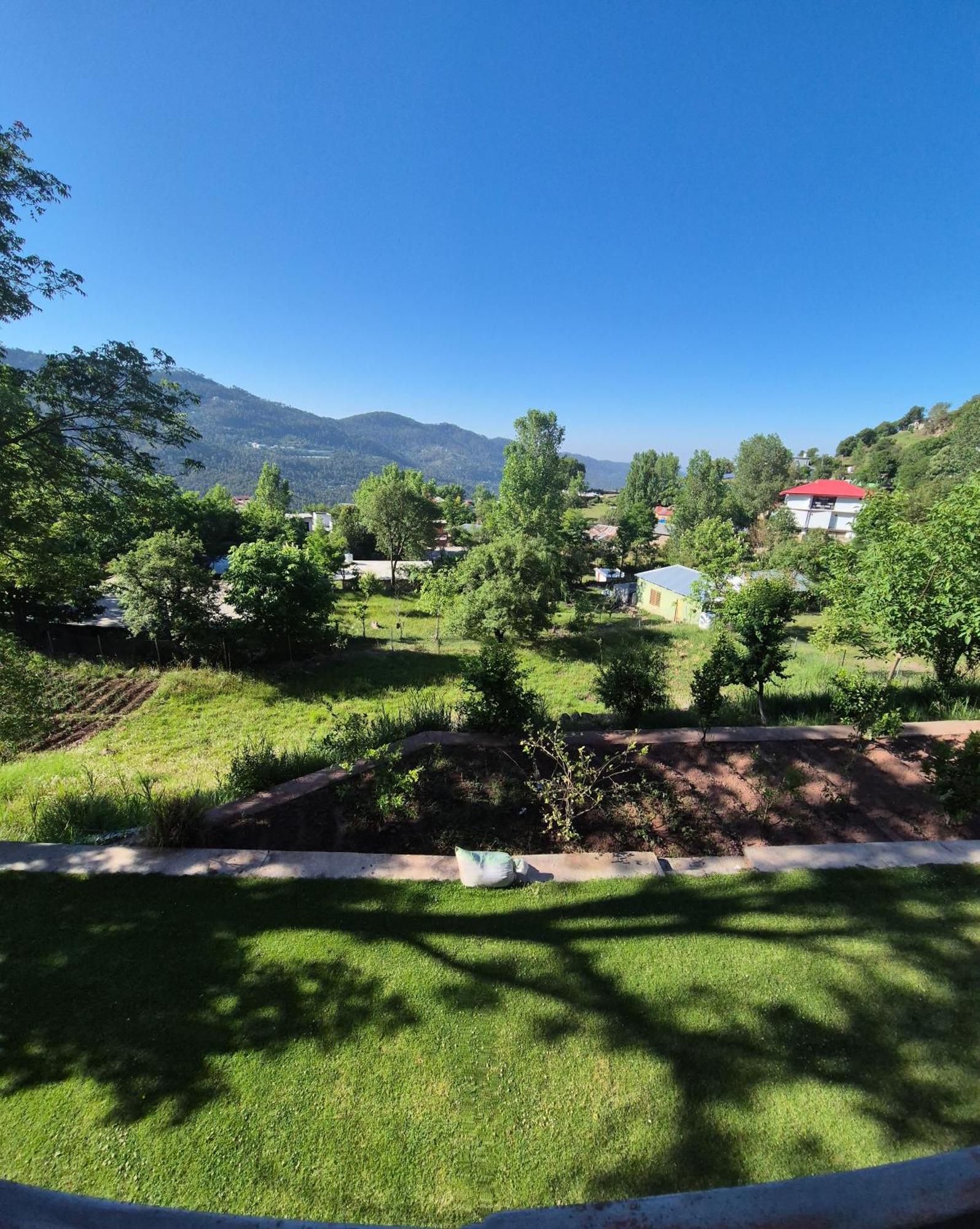 Roof Top Resort Murree Buitenkant foto