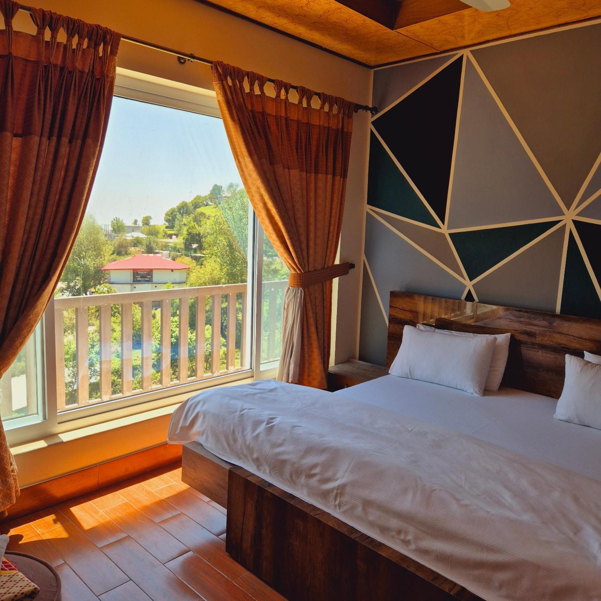 Roof Top Resort Murree Buitenkant foto