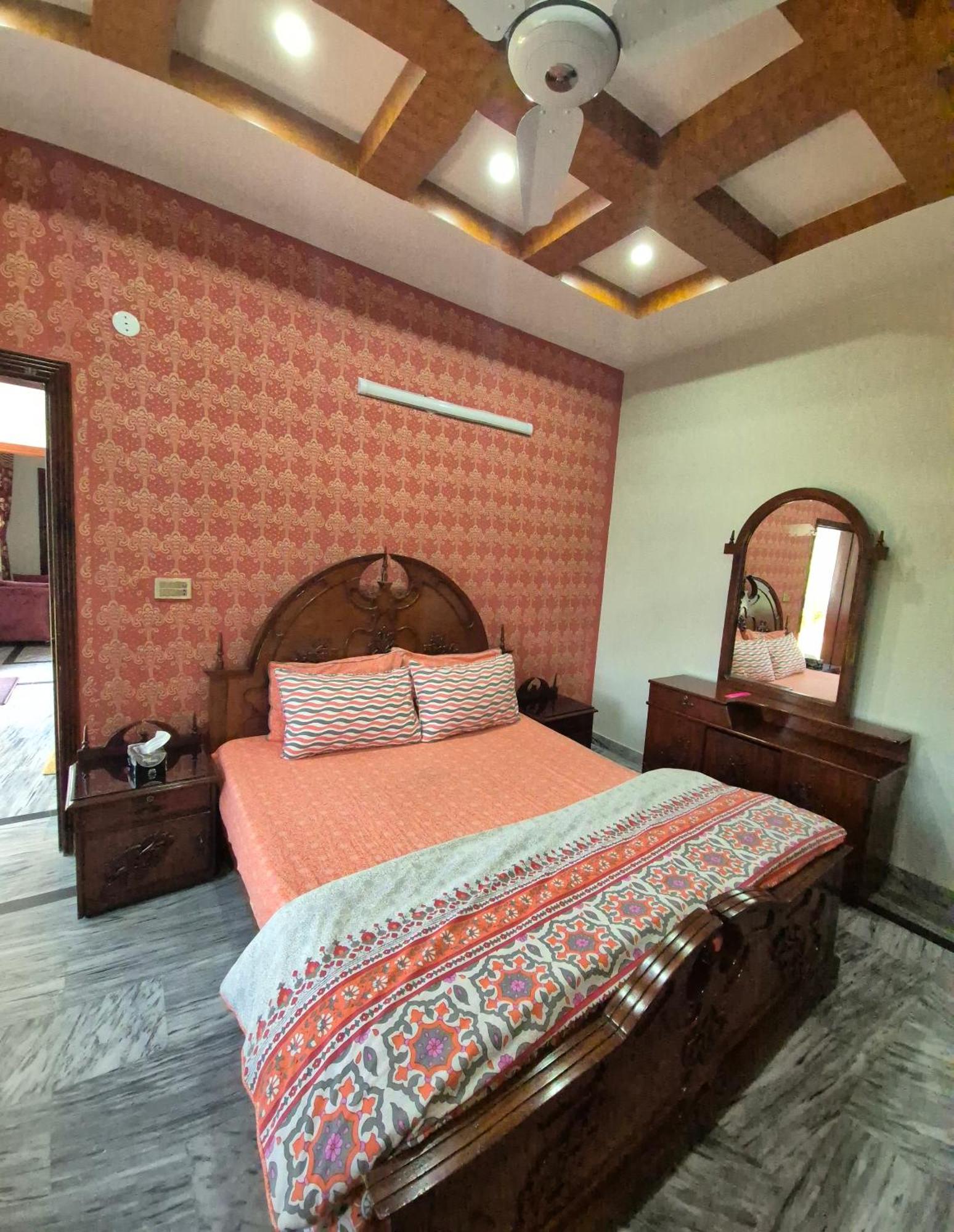 Roof Top Resort Murree Buitenkant foto